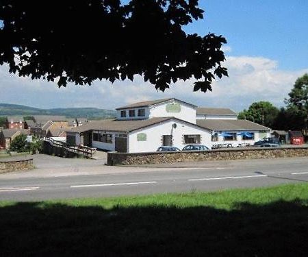Green Acre Motel North Cornelly Экстерьер фото