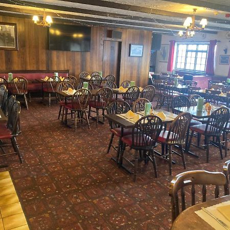 Green Acre Motel North Cornelly Экстерьер фото